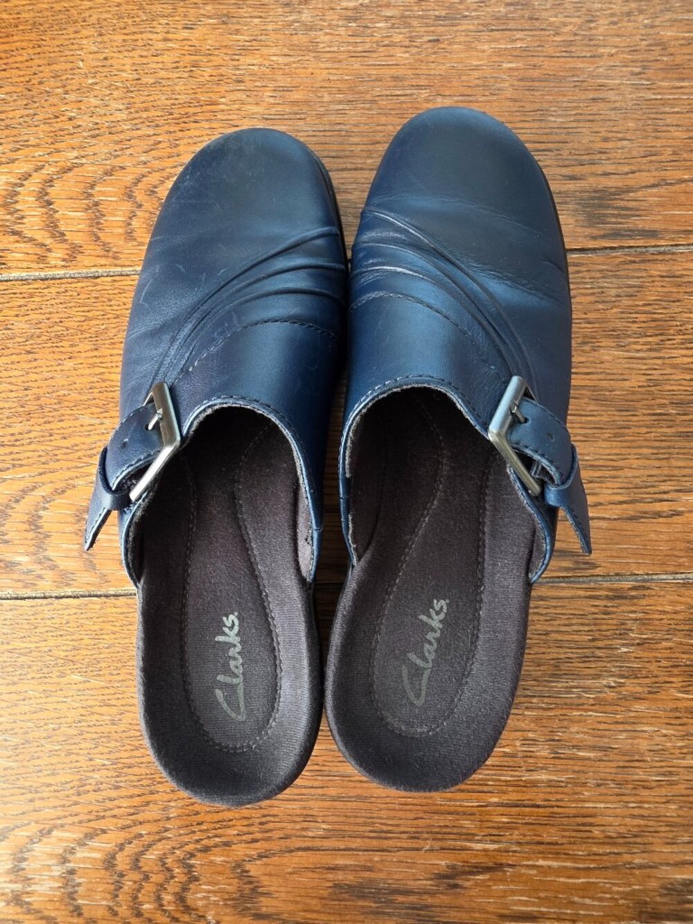 Clarks Navy Blue Leather Slip-On Mule Clogs - Size 7M